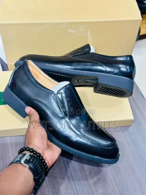 Clarks Grade One Za Ngozi Na Soli Kali Zisizo Na Kamba