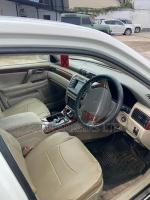 Toyota Crown Majesta 1999 White