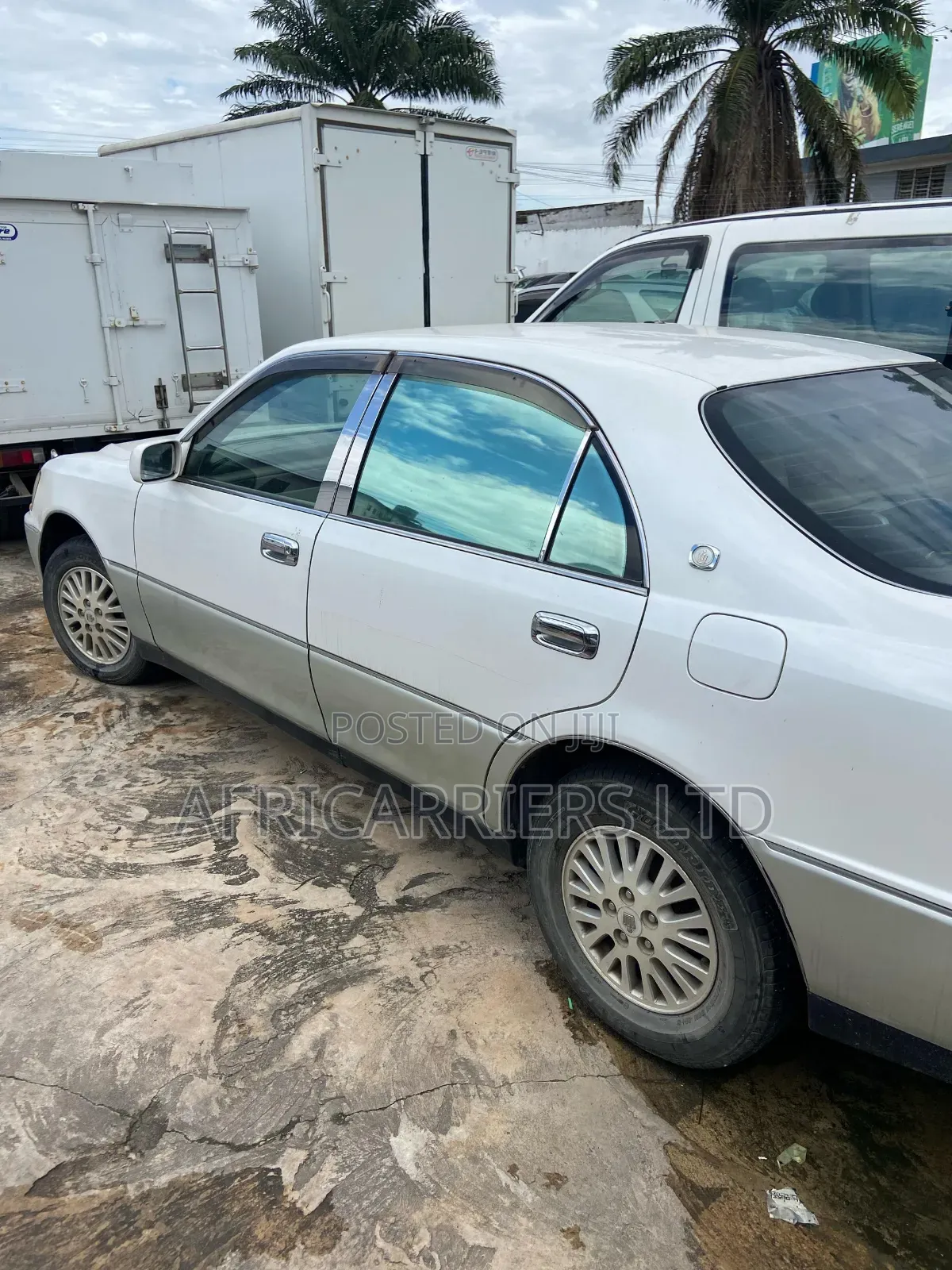 Toyota Crown Majesta 1999 White