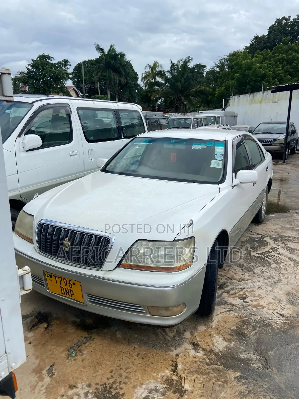 Toyota Crown Majesta 1999 White
