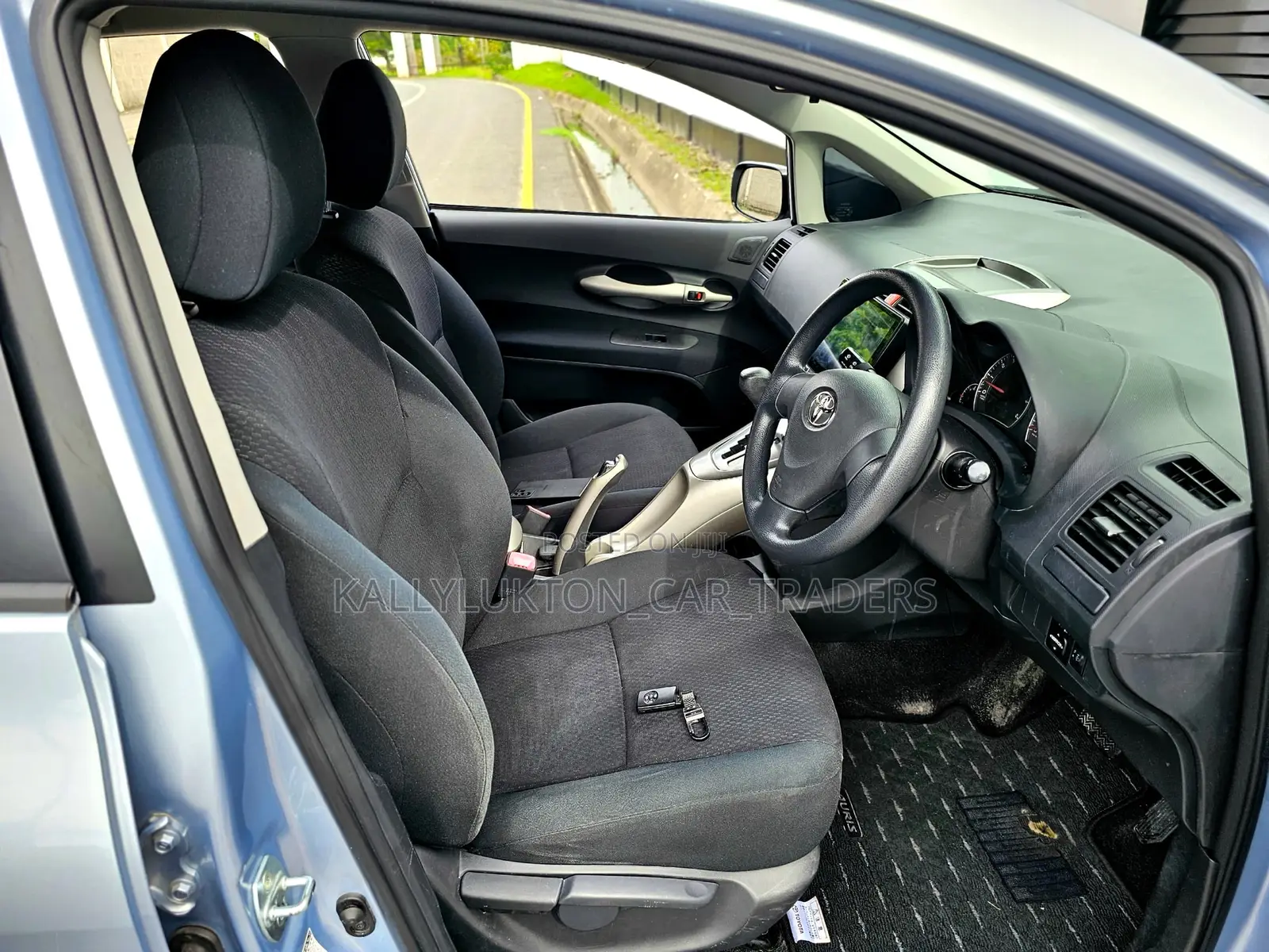 Toyota Auris 2010 Blue
