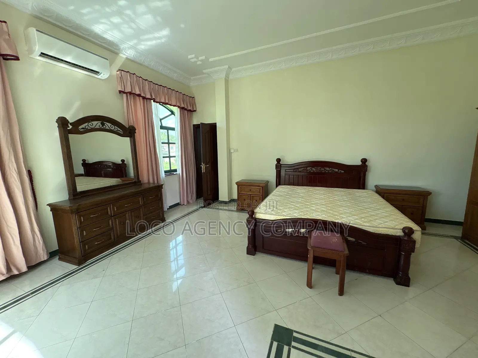Furnished 4bdrm Villa in Trusted Real Estate, Oyster Bay for rent