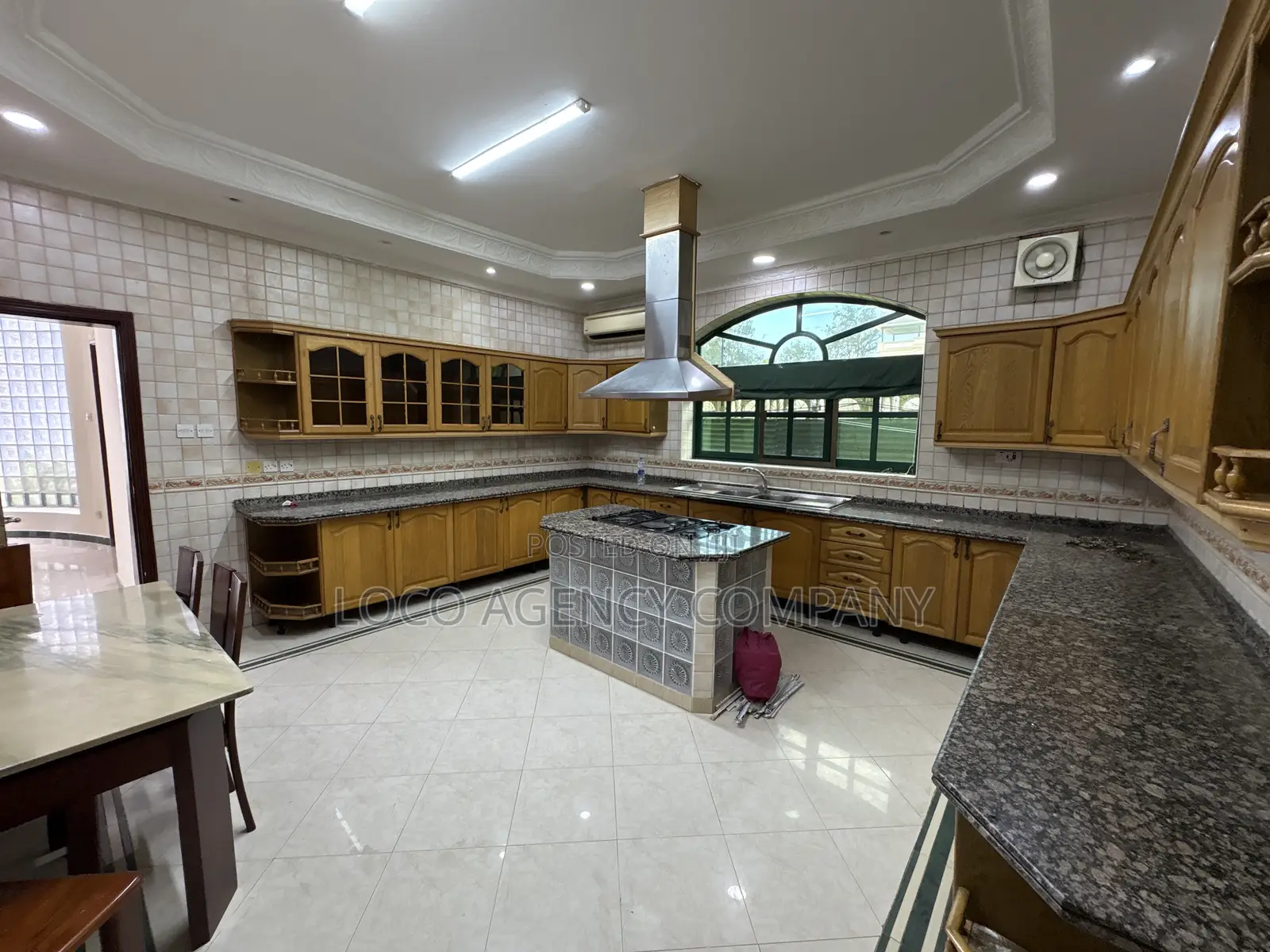 Furnished 4bdrm Villa in Trusted Real Estate, Oyster Bay for rent