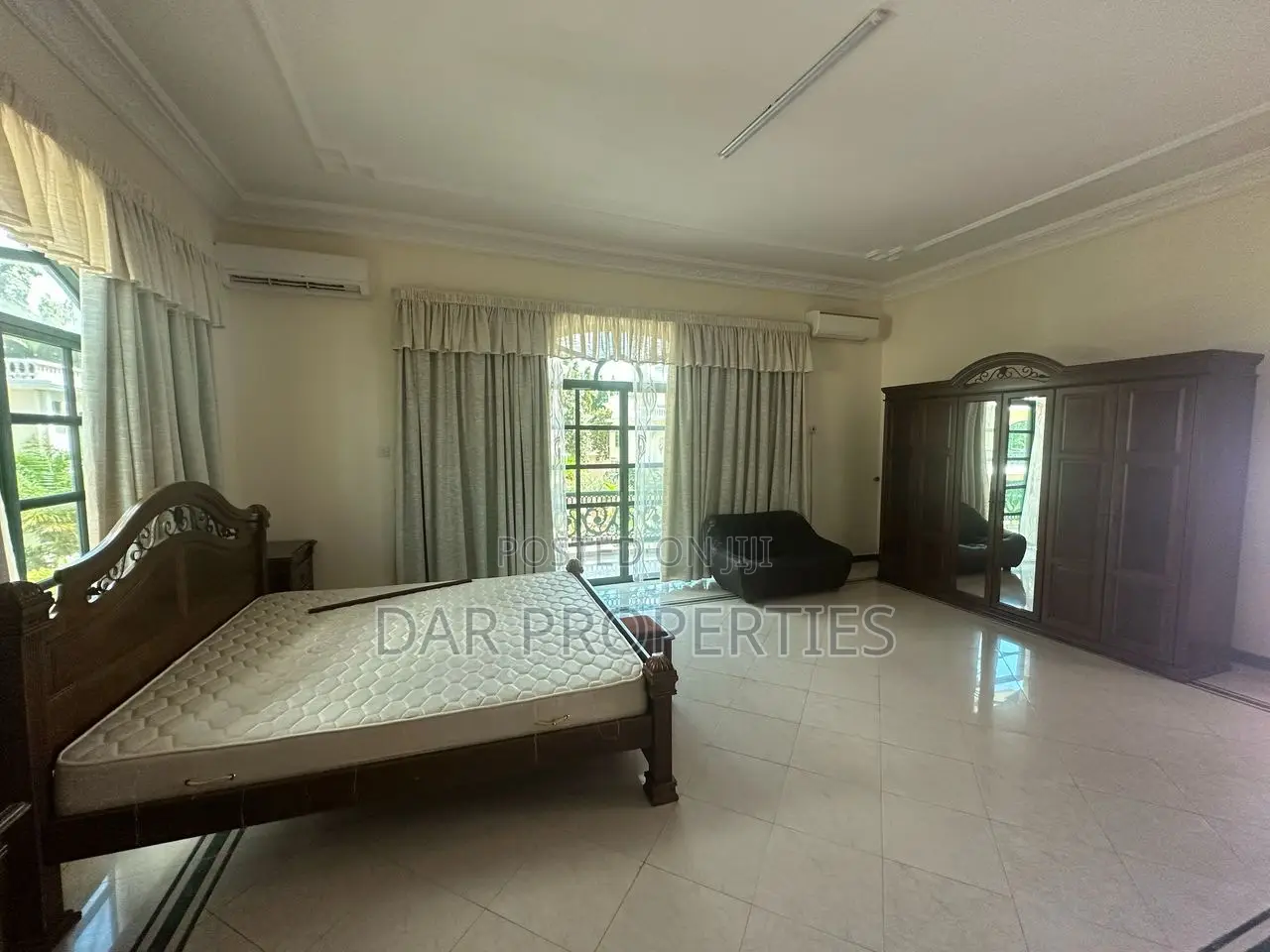 Furnished 4bdrm Villa in Dar Properties, Oyster Bay for rent
