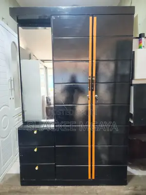 Kabati Black Used