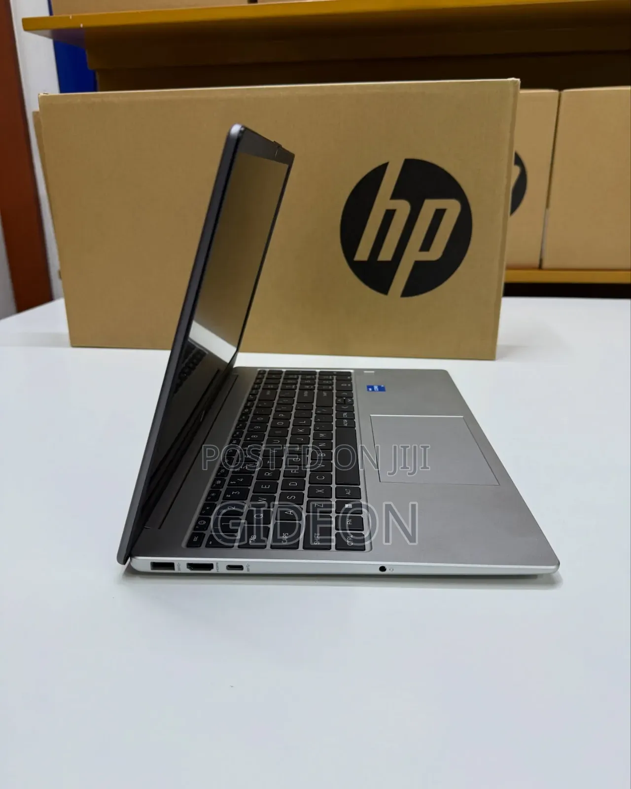 New Laptop HP 250 G10 8GB Intel Core I5 SSD 512GB