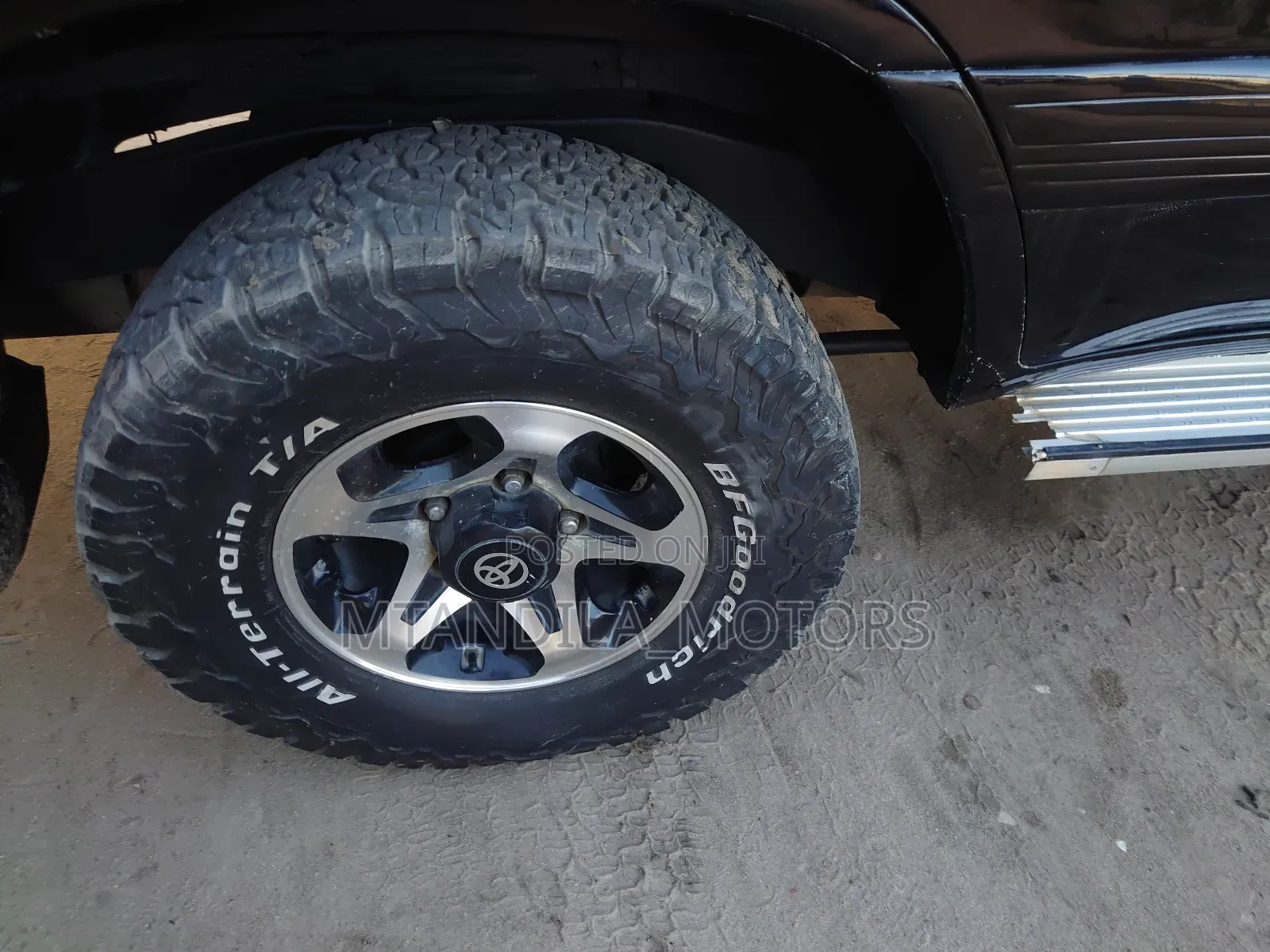 Toyota Land Cruiser 90 Automatic 2001 Black
