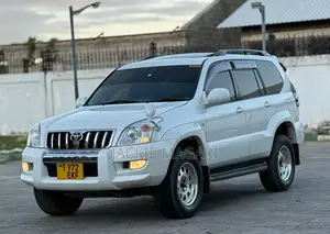 Toyota Land Cruiser Prado 2005 White