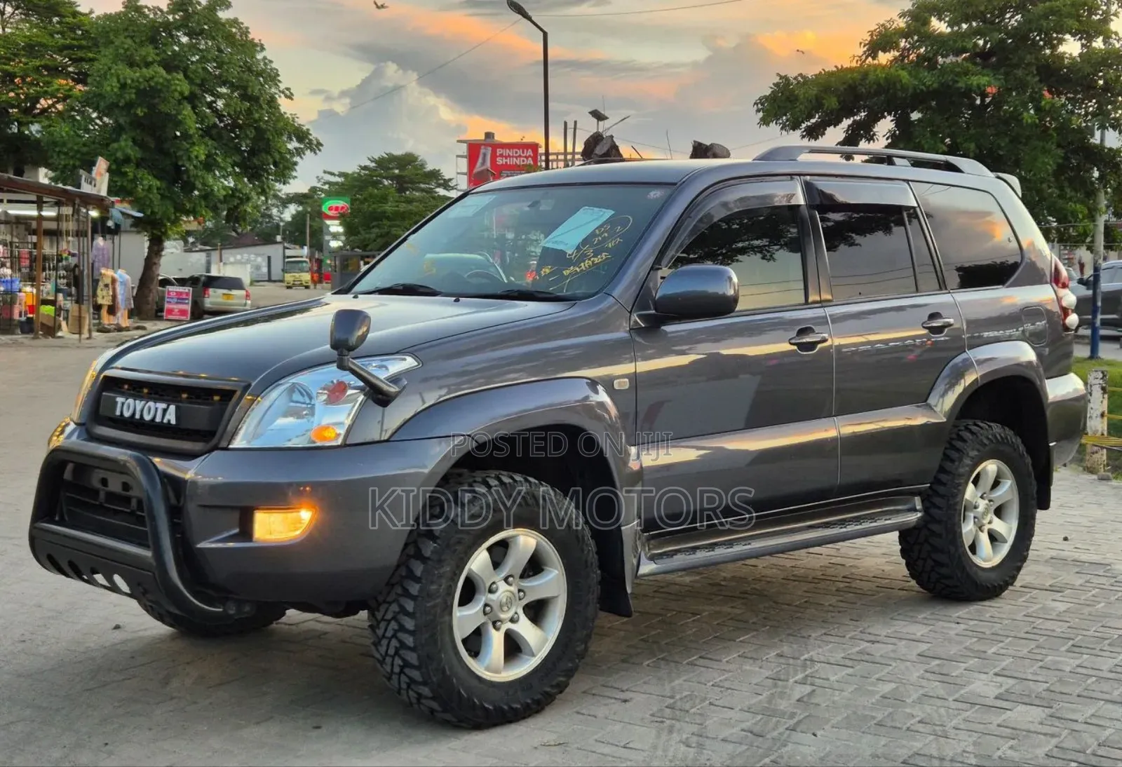 Toyota Land Cruiser Prado 2005 Gray