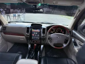 Toyota Land Cruiser Prado 2005 White