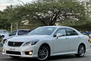 Toyota Crown 2010 White