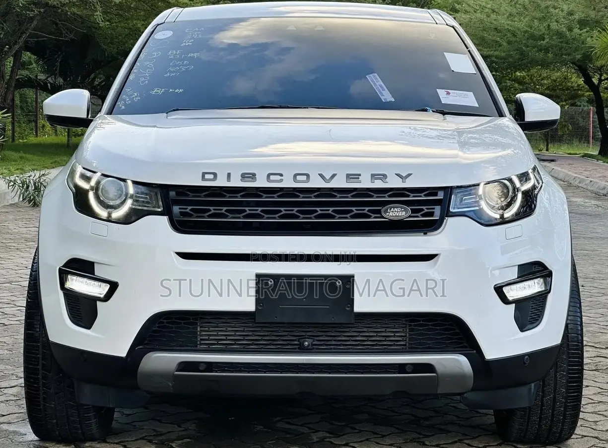 Land Rover Discovery Sport 2016 White