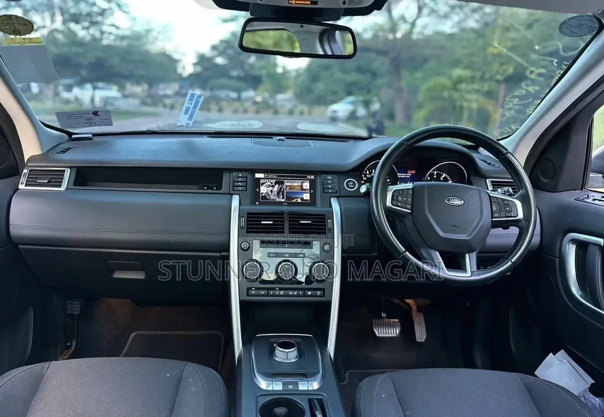Land Rover Discovery Sport 2016 White