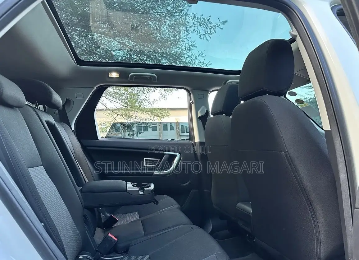 Land Rover Discovery Sport 2016 White