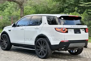 Land Rover Discovery Sport 2016 White