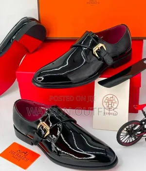 Smartly and Smoothly Plain Surface Shoes/Surface