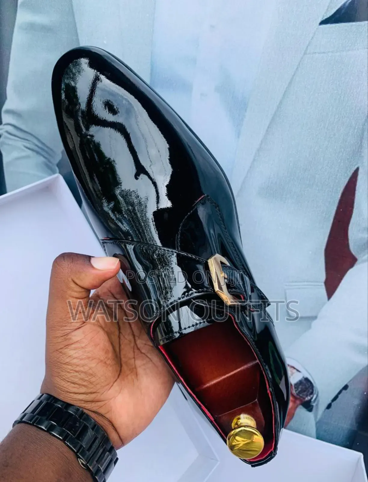 Smartly and Smoothly Plain Surface Shoes/Surface