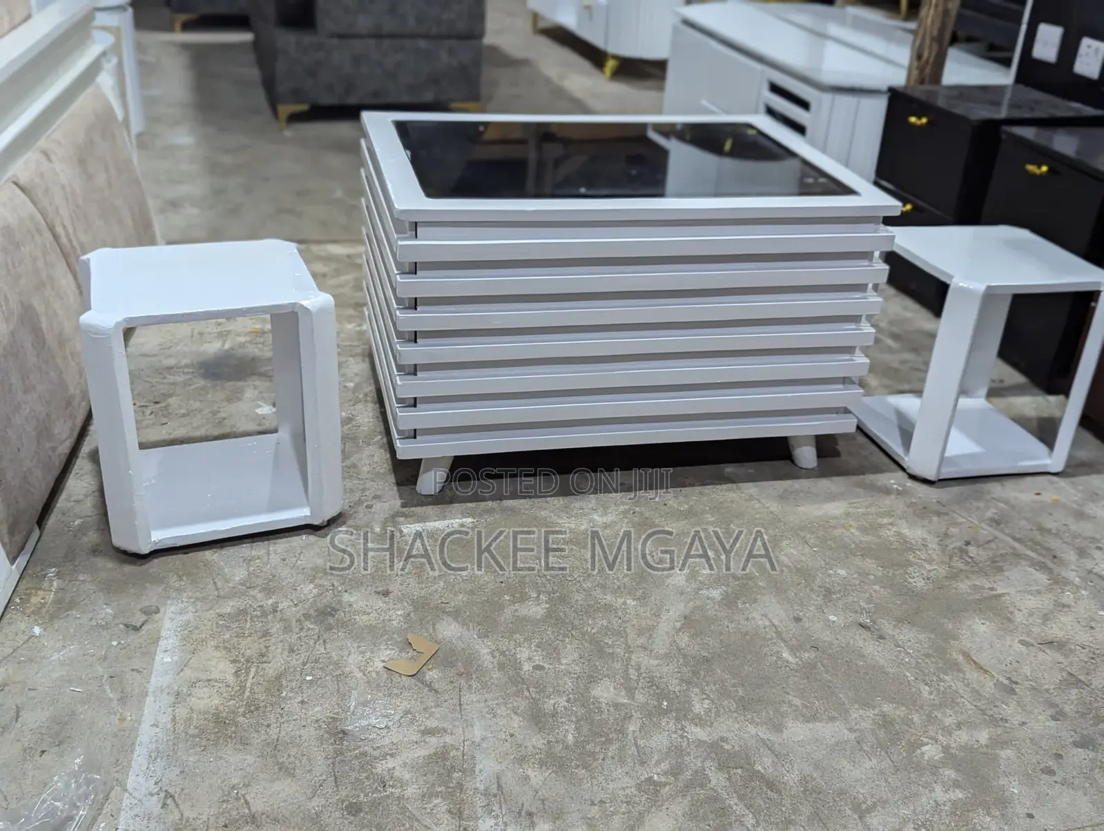 Coffee Table With Two Stool