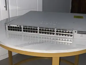 Cisco C9300 Switch 48poe