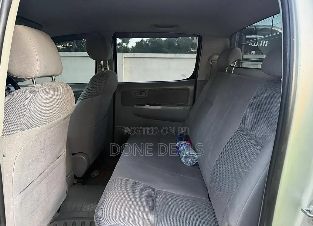 Toyota Hilux 2006 Silver