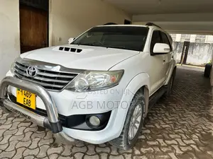 Toyota Fortuner 2015 White