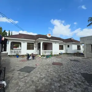 3bdrm House in Kivule Frem 10, Ilala for sale