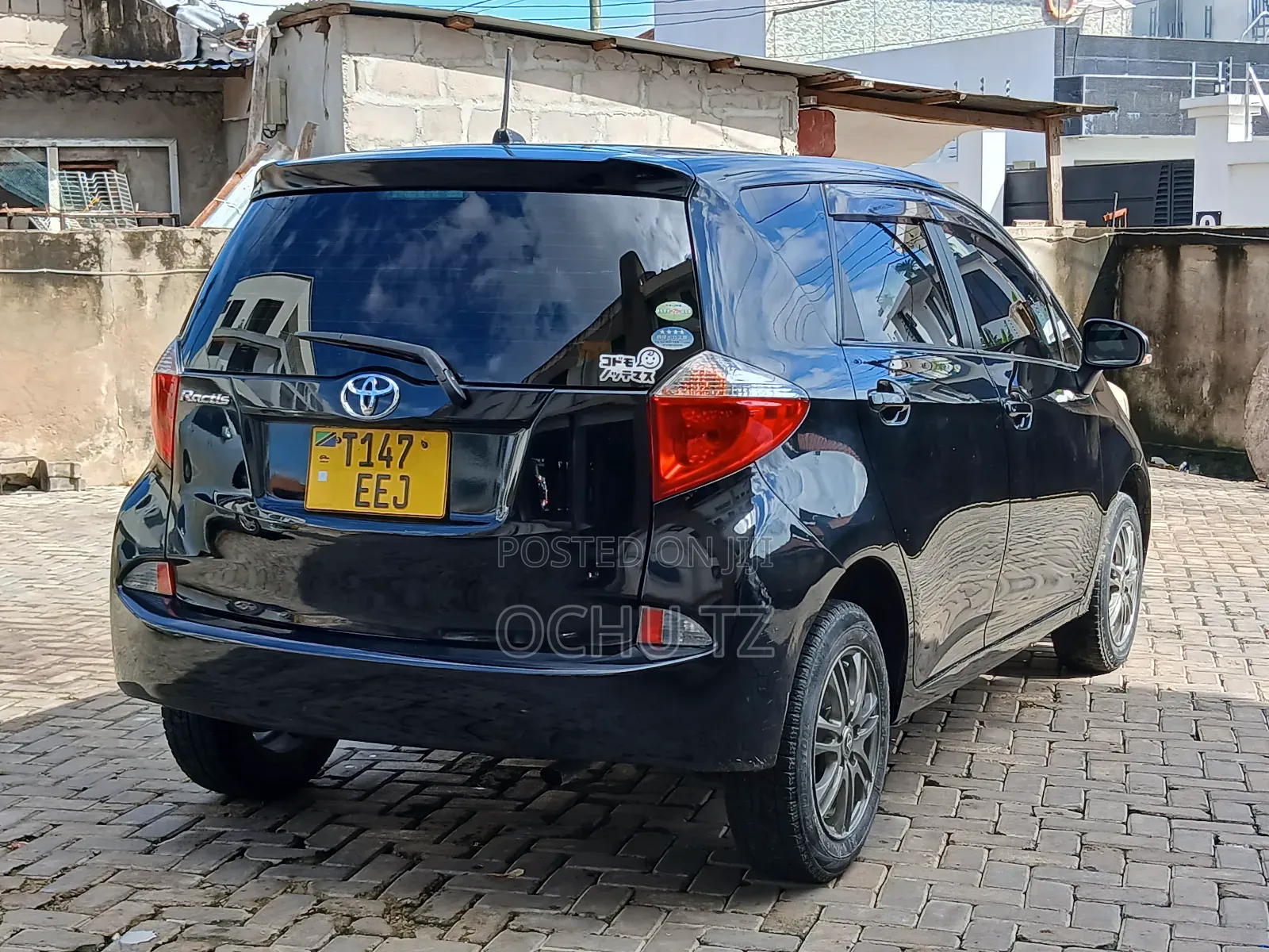 Toyota Ractis 2013 Black