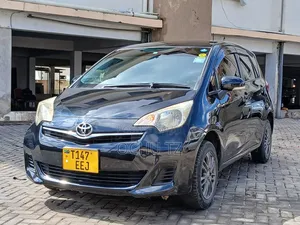 Toyota Ractis 2013 Black