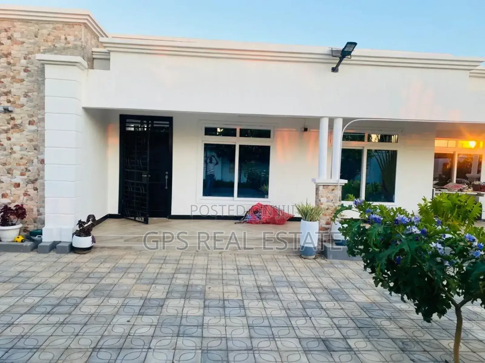 Furnished 5bdrm House in Lyumbi Dodoma for sale