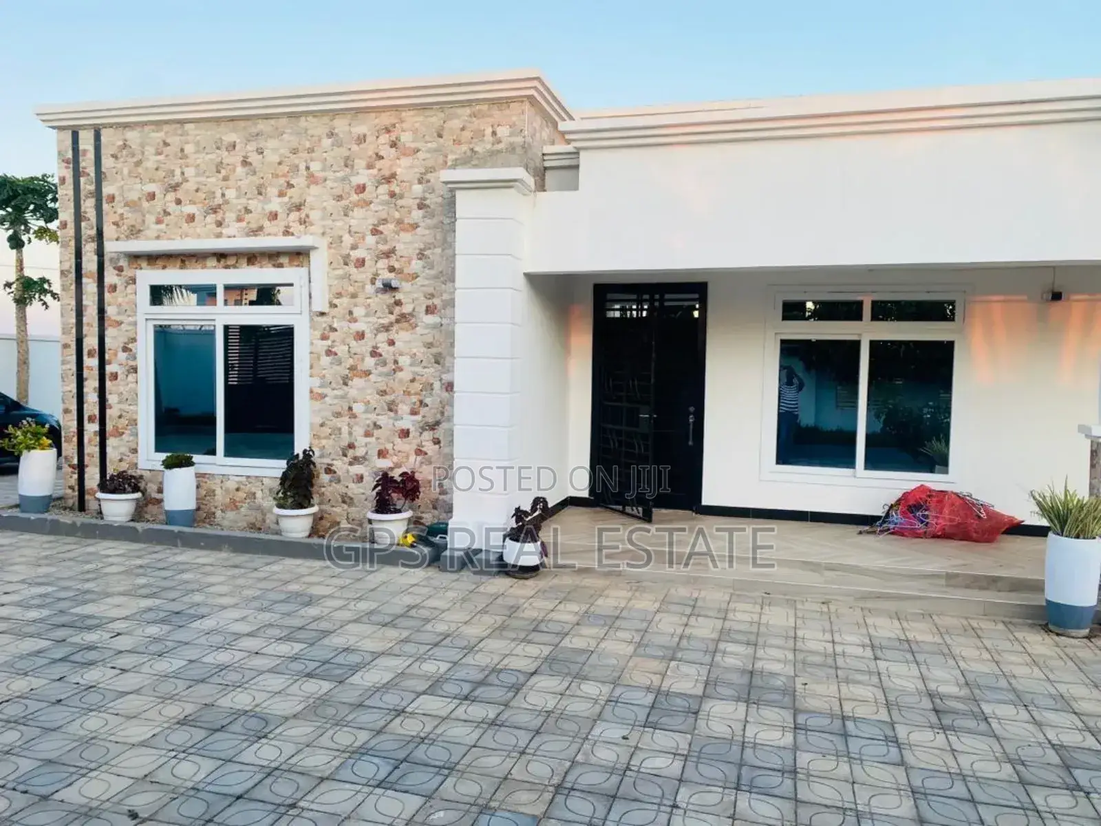 Furnished 5bdrm House in Lyumbi Dodoma for sale