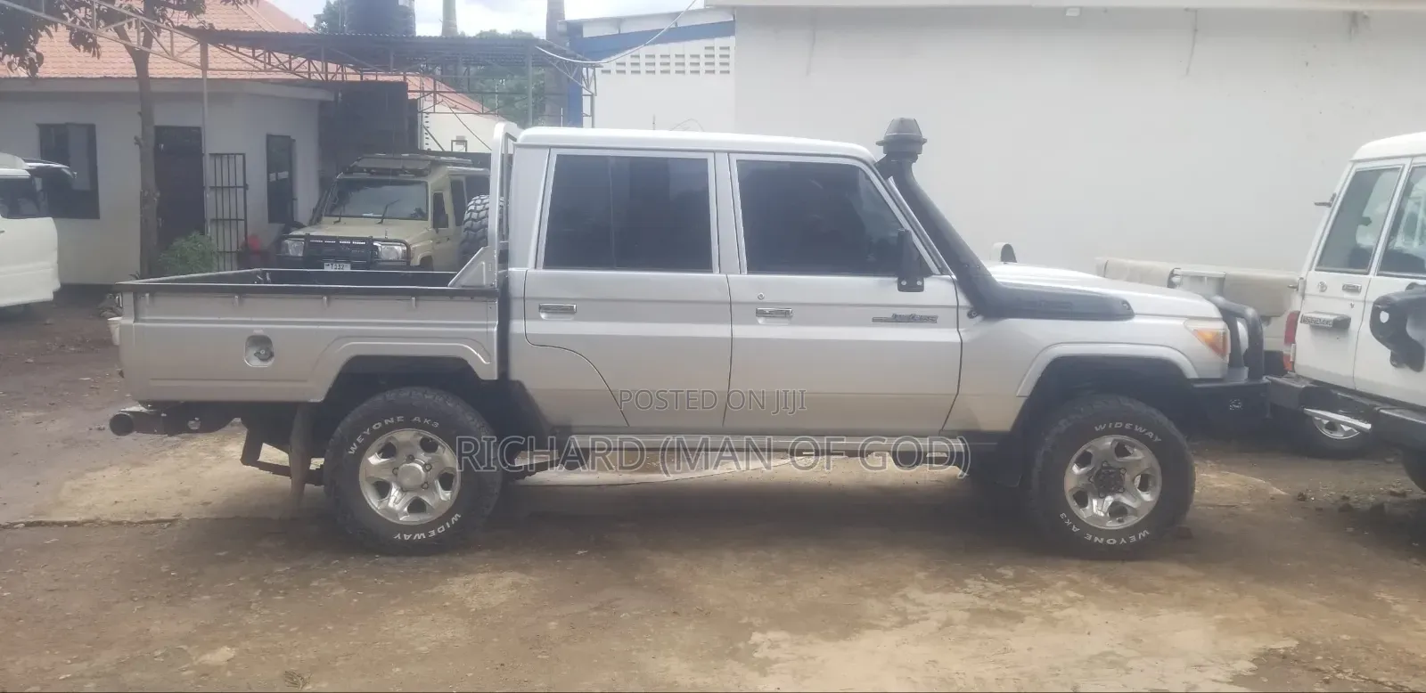 Toyota Land Cruiser 2015 Silver