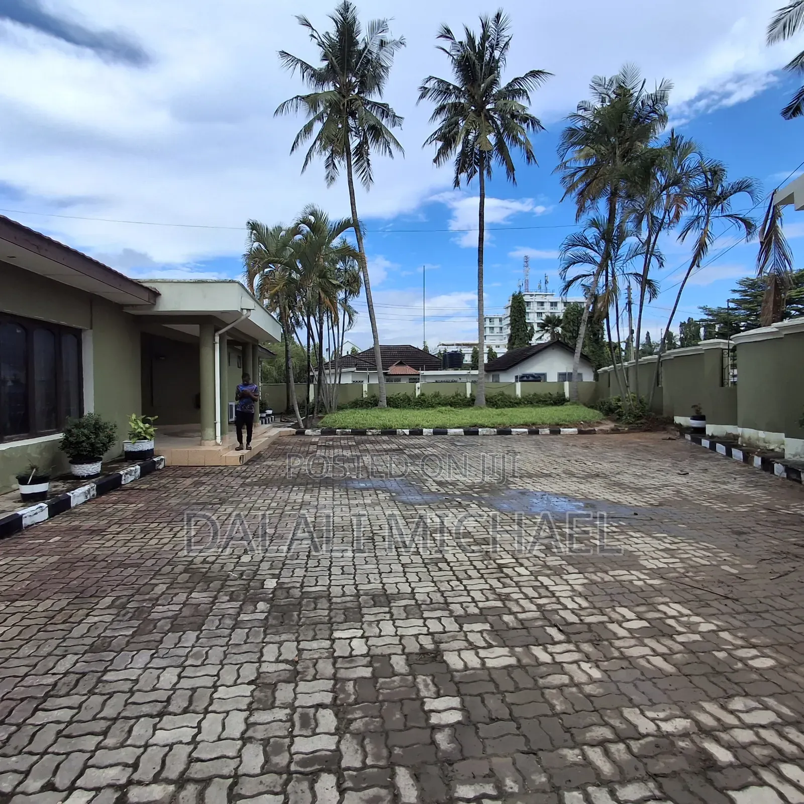 4bdrm House in Mikocheni for sale