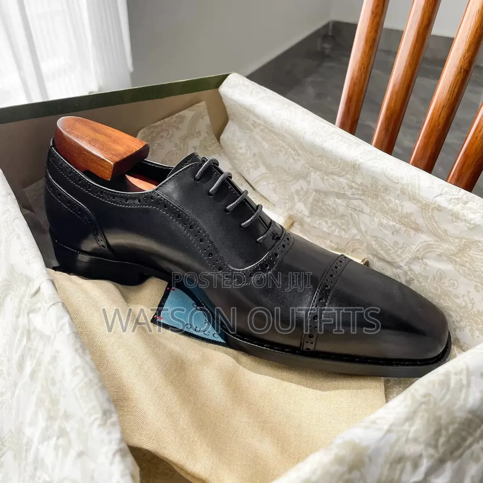 Viatu Vya Ngozi Vya Brown Na Black Grade One Materials
