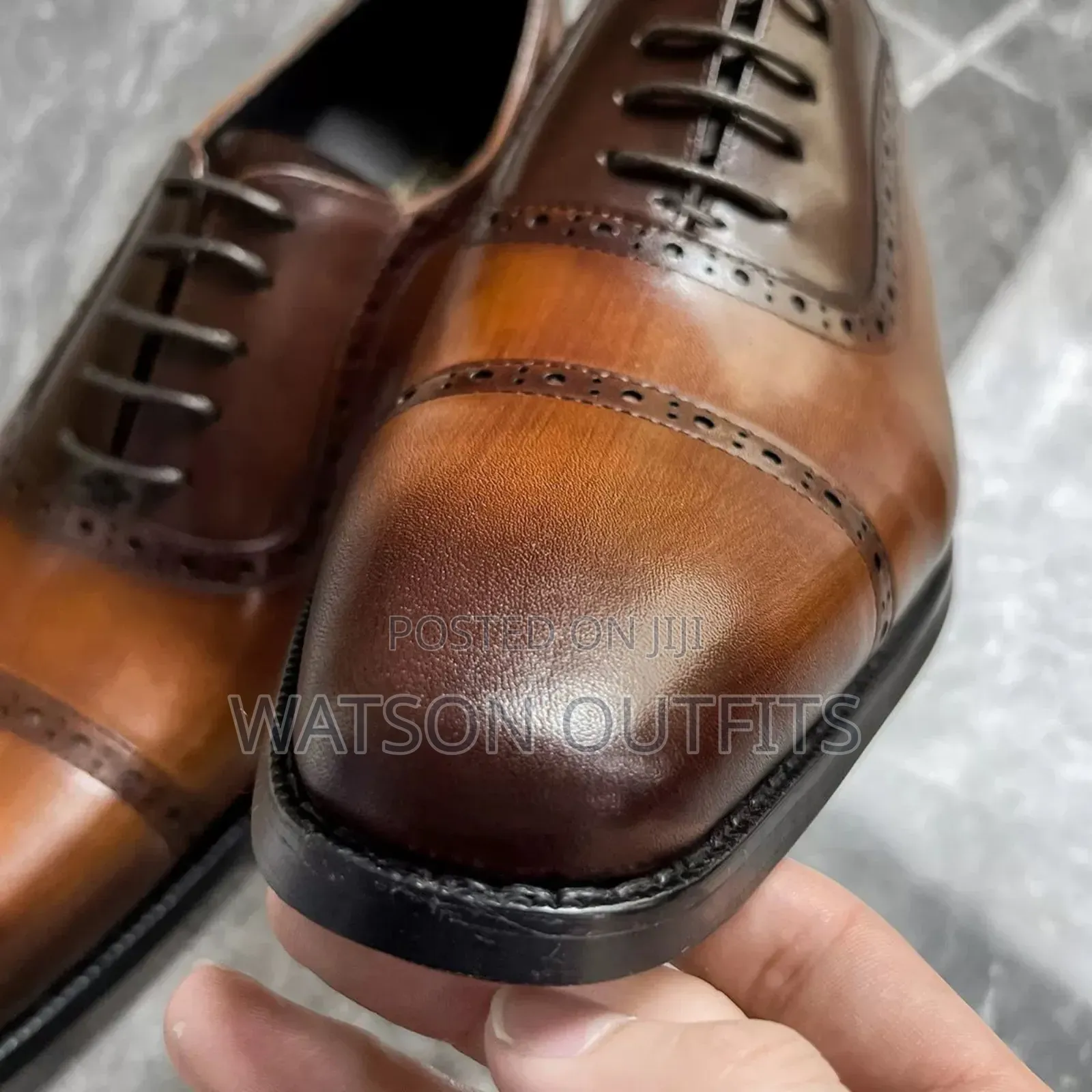 Viatu Vya Ngozi Vya Brown Na Black Grade One Materials