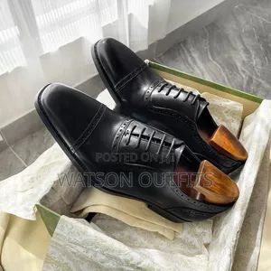 Viatu Vya Ngozi Vya Brown Na Black Grade One Materials
