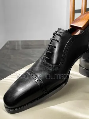 Viatu Vya Ngozi Vya Brown Na Black Grade One Materials