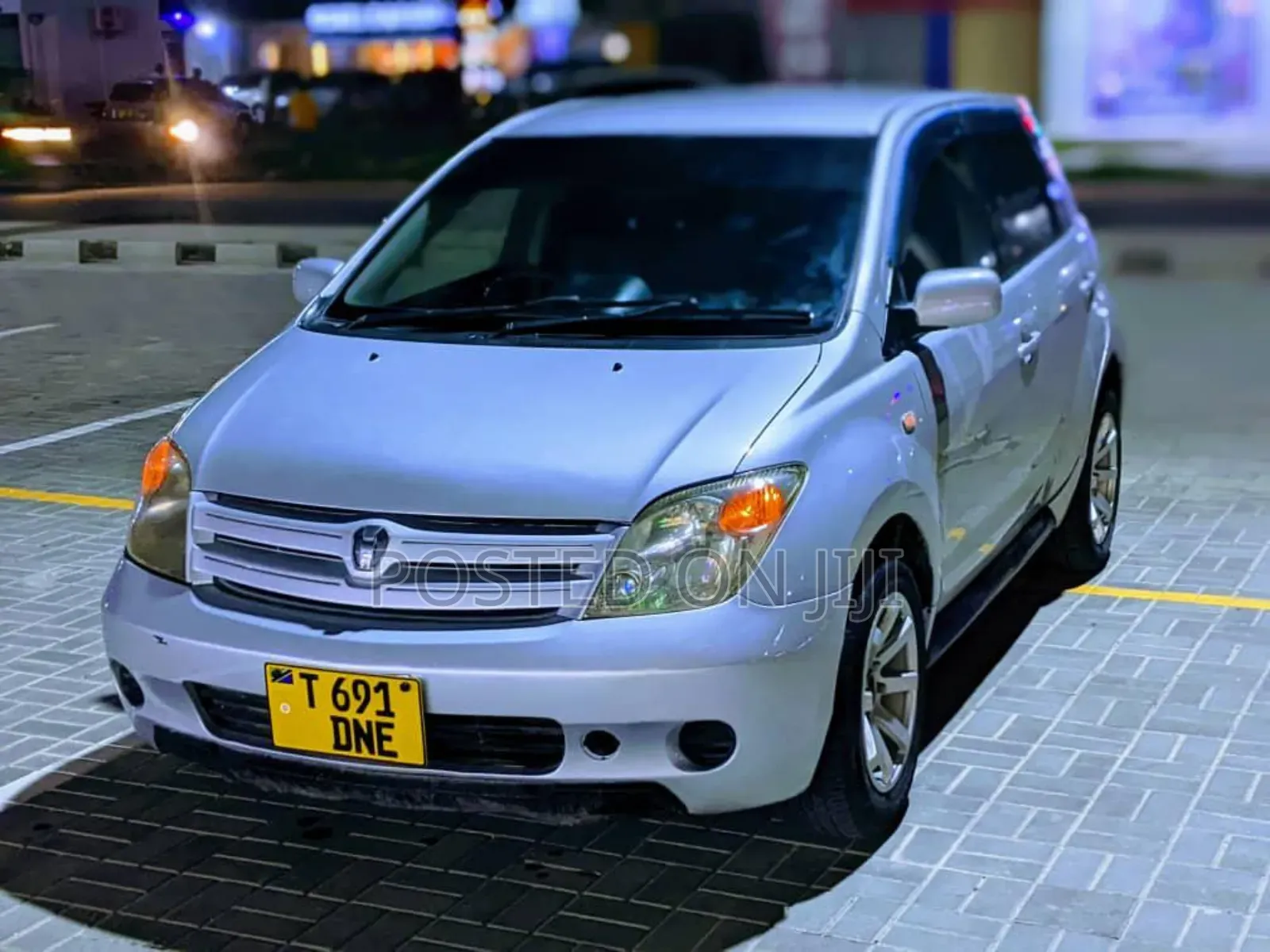Toyota IST 2002 Silver