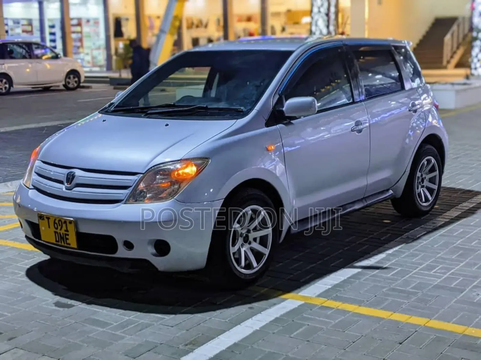 Toyota IST 2002 Silver