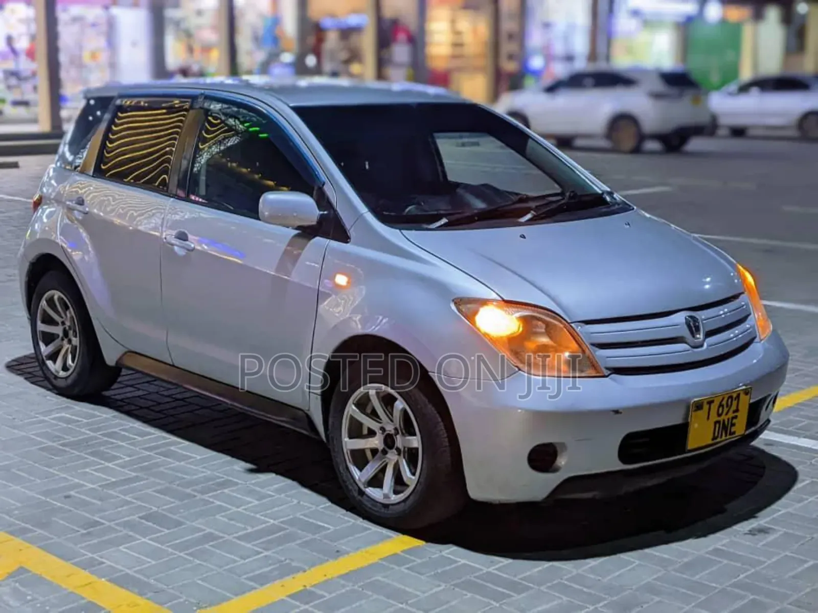 Toyota IST 2002 Silver