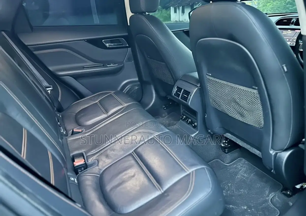 Jaguar F-Pace 2019 Black