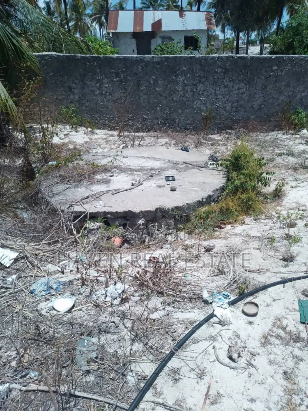 Second Beach Plot for Sale at Zanzibar