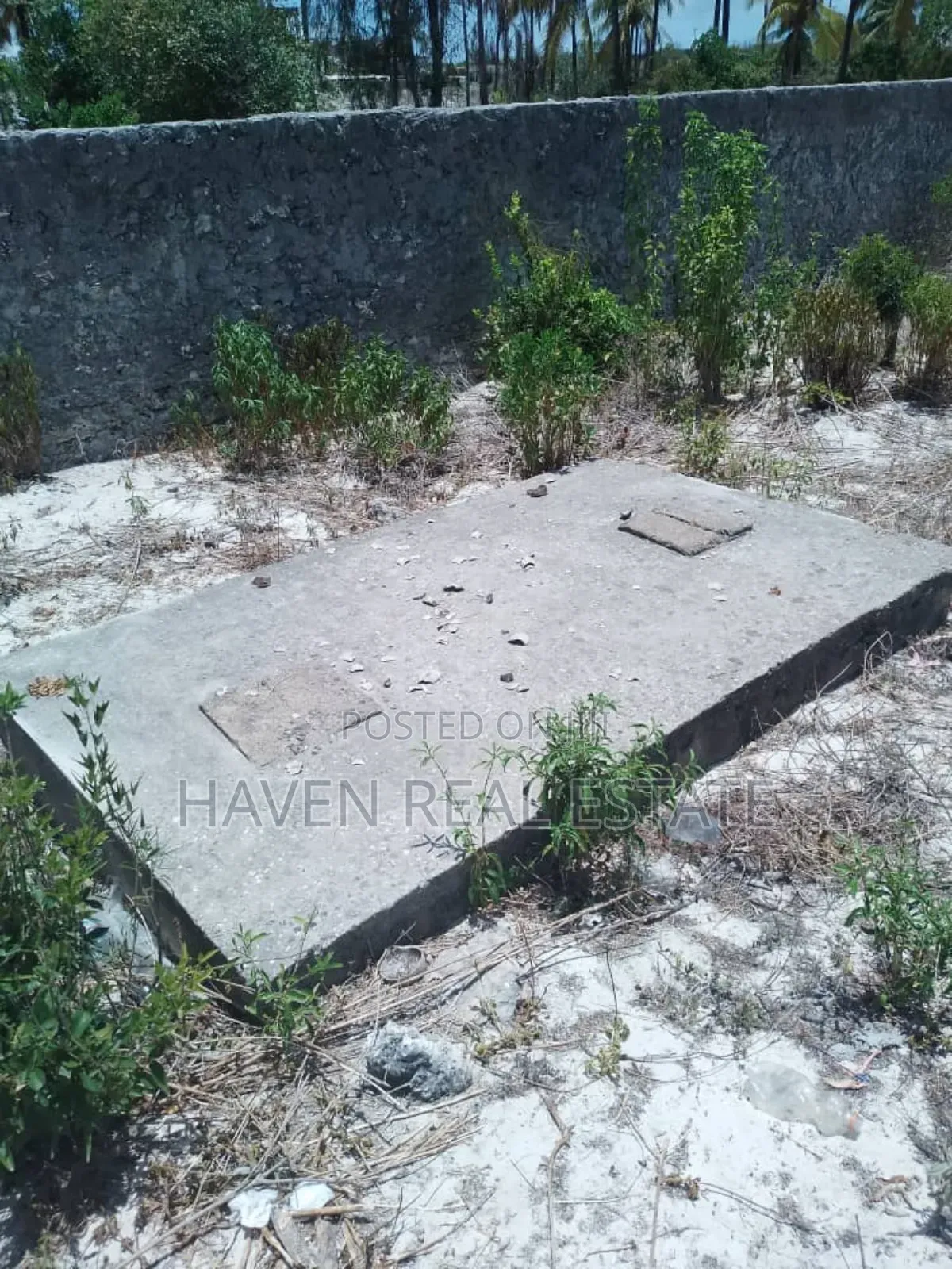 Second Beach Plot for Sale at Zanzibar