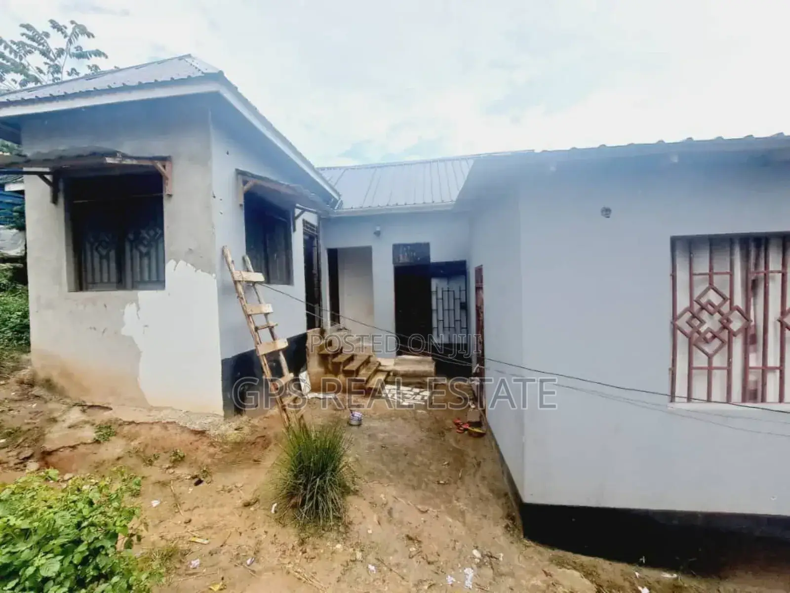 4bdrm Apartment in Mbezi Kwa Msuguri, Kinondoni for sale