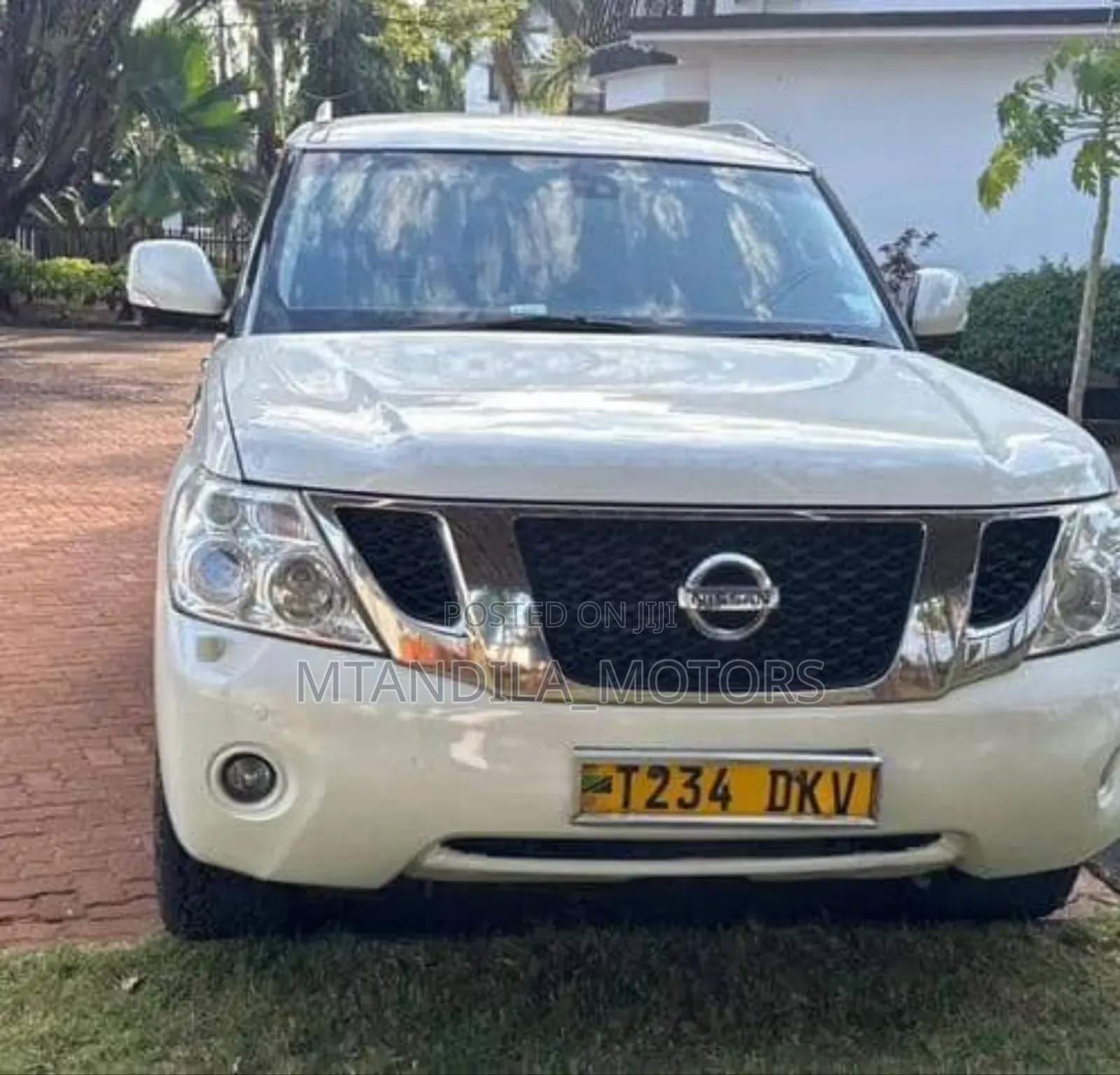 Nissan Patrol 2014 Silver