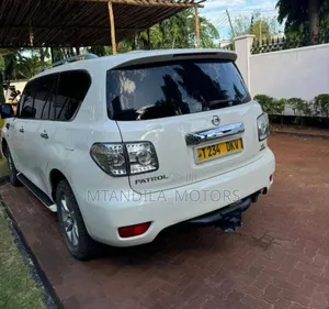 Nissan Patrol 2014 Silver