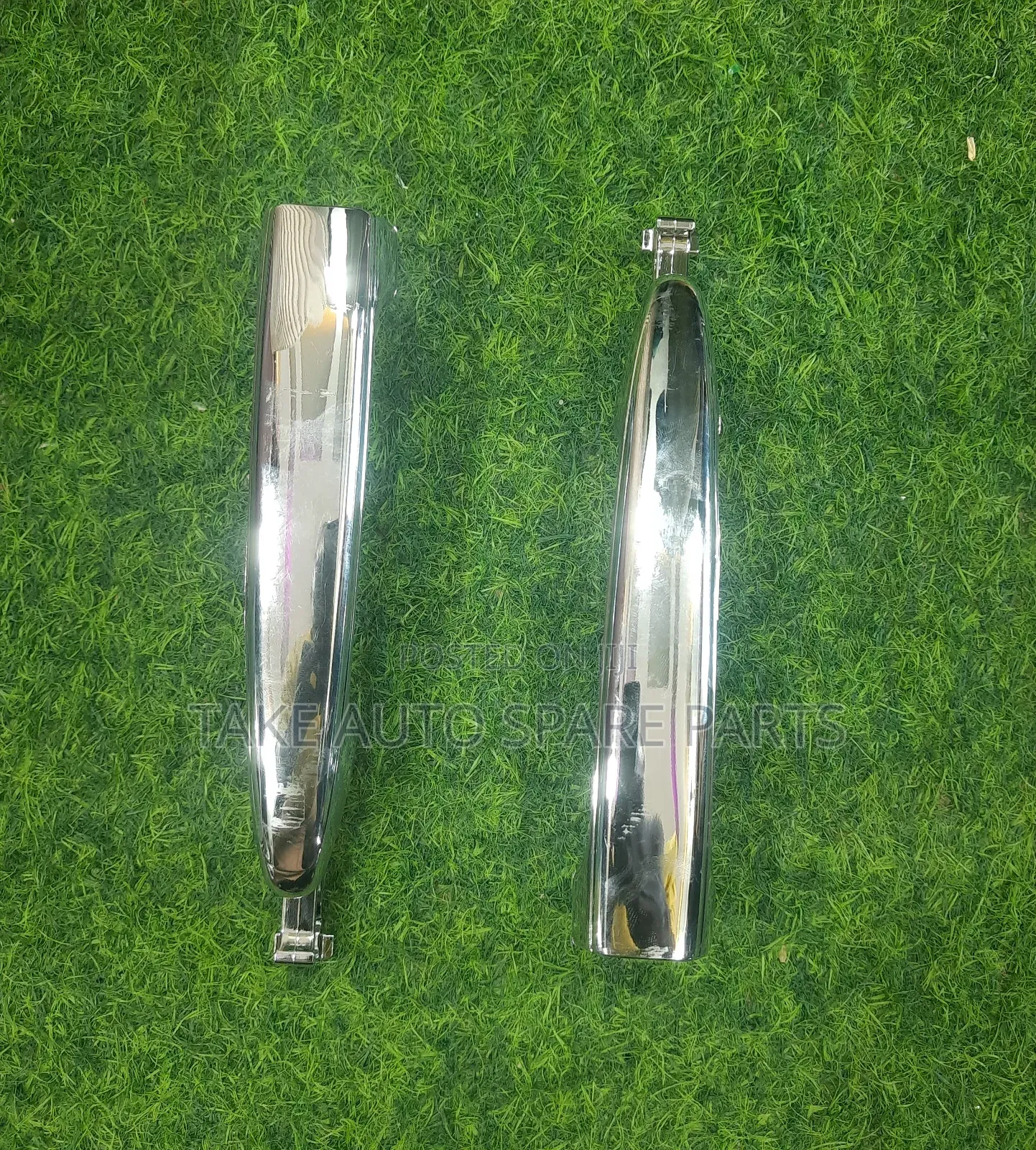 Toyota Noah. Door Handles