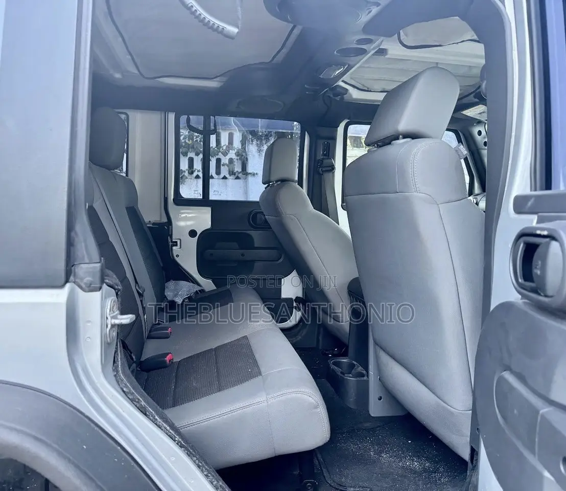 Jeep Wrangler 2010 Silver