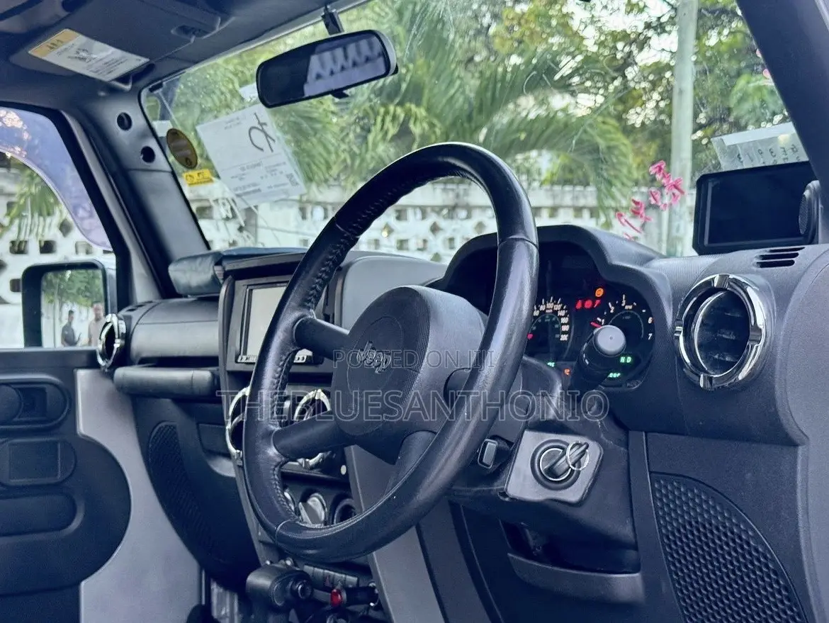 Jeep Wrangler 2010 Silver