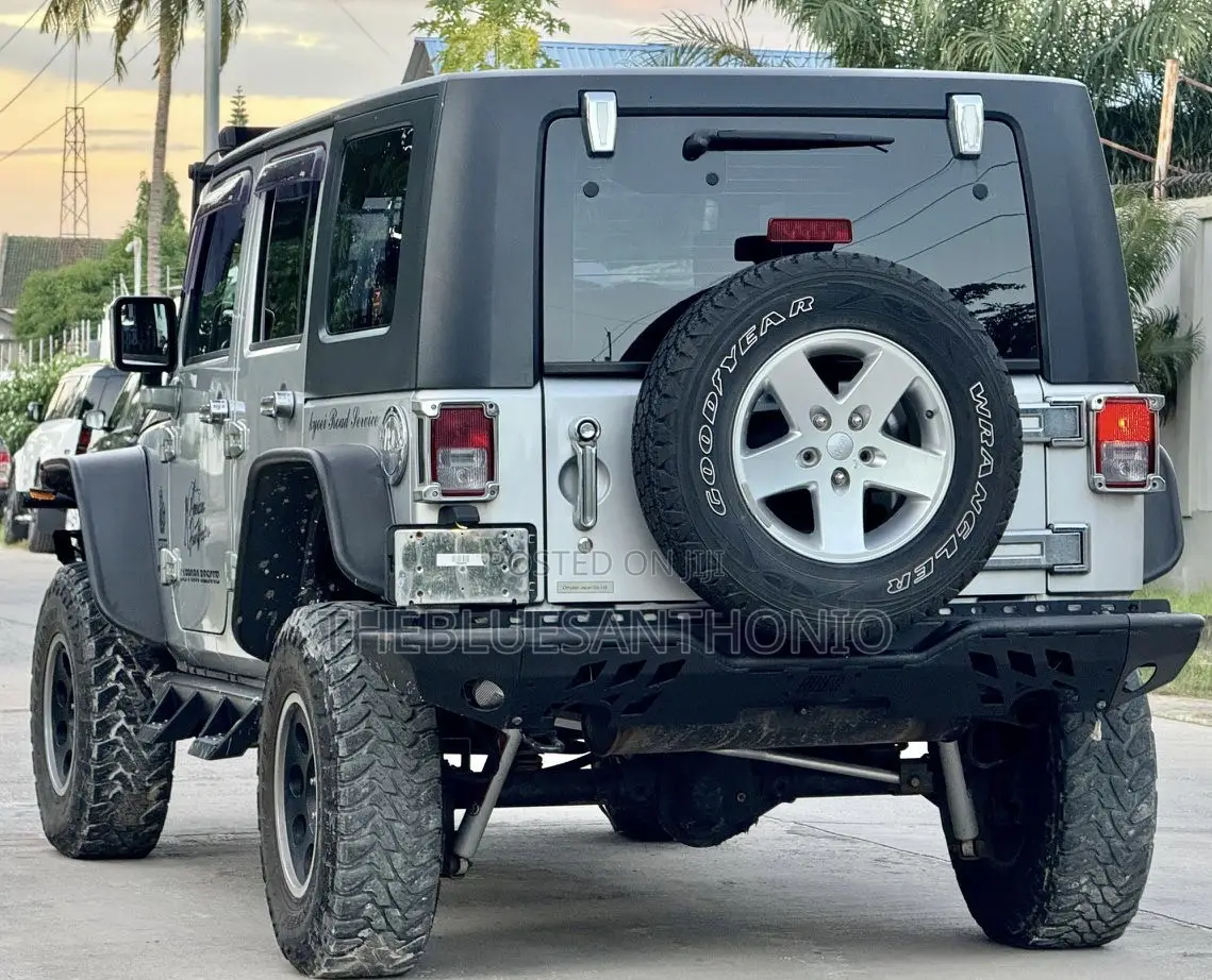 Jeep Wrangler 2010 Silver