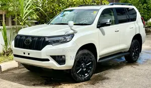 Toyota Land Cruiser Prado 2023 Pearl
